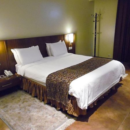 Milan Deluxe Suites Ель-Хубар Екстер'єр фото