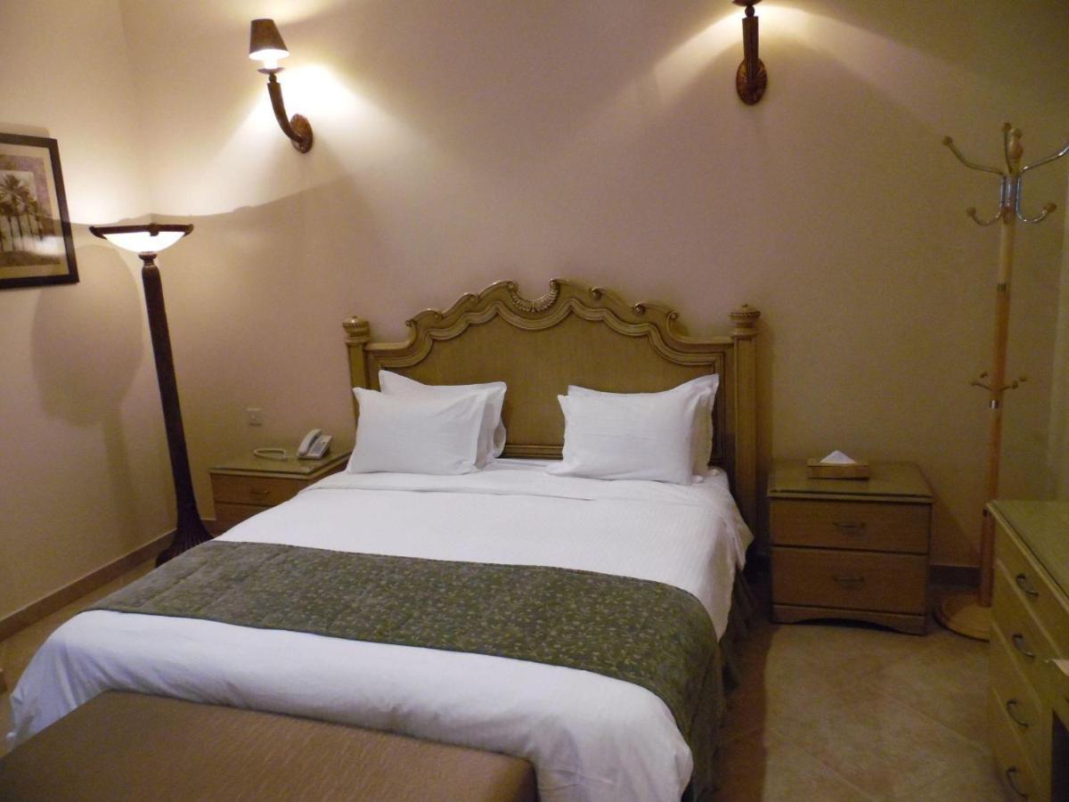Milan Deluxe Suites Ель-Хубар Екстер'єр фото